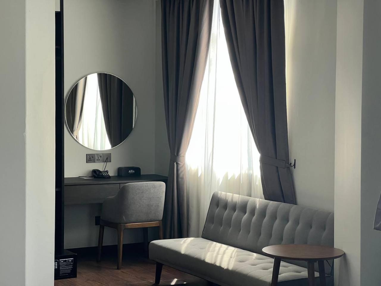All In Hotel Kangar Kültér fotó