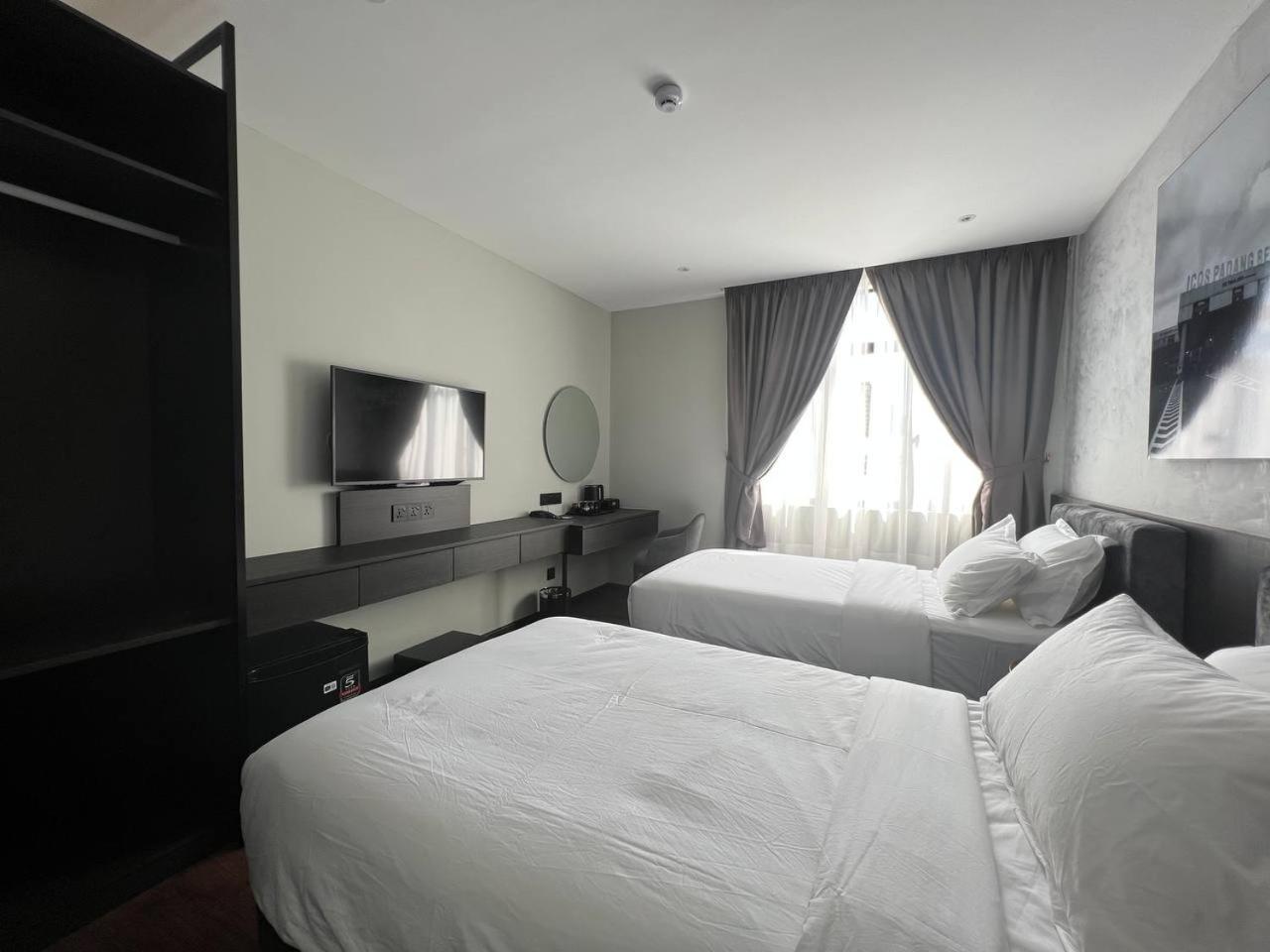 All In Hotel Kangar Kültér fotó