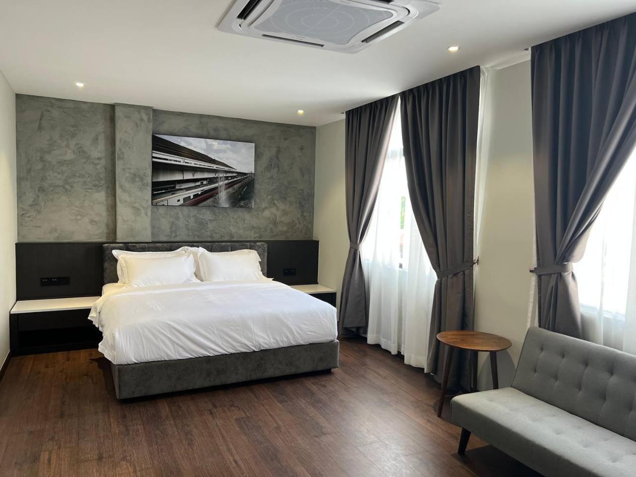 All In Hotel Kangar Kültér fotó