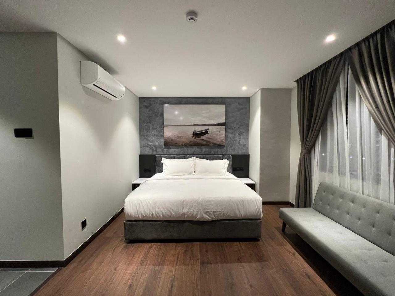 All In Hotel Kangar Kültér fotó
