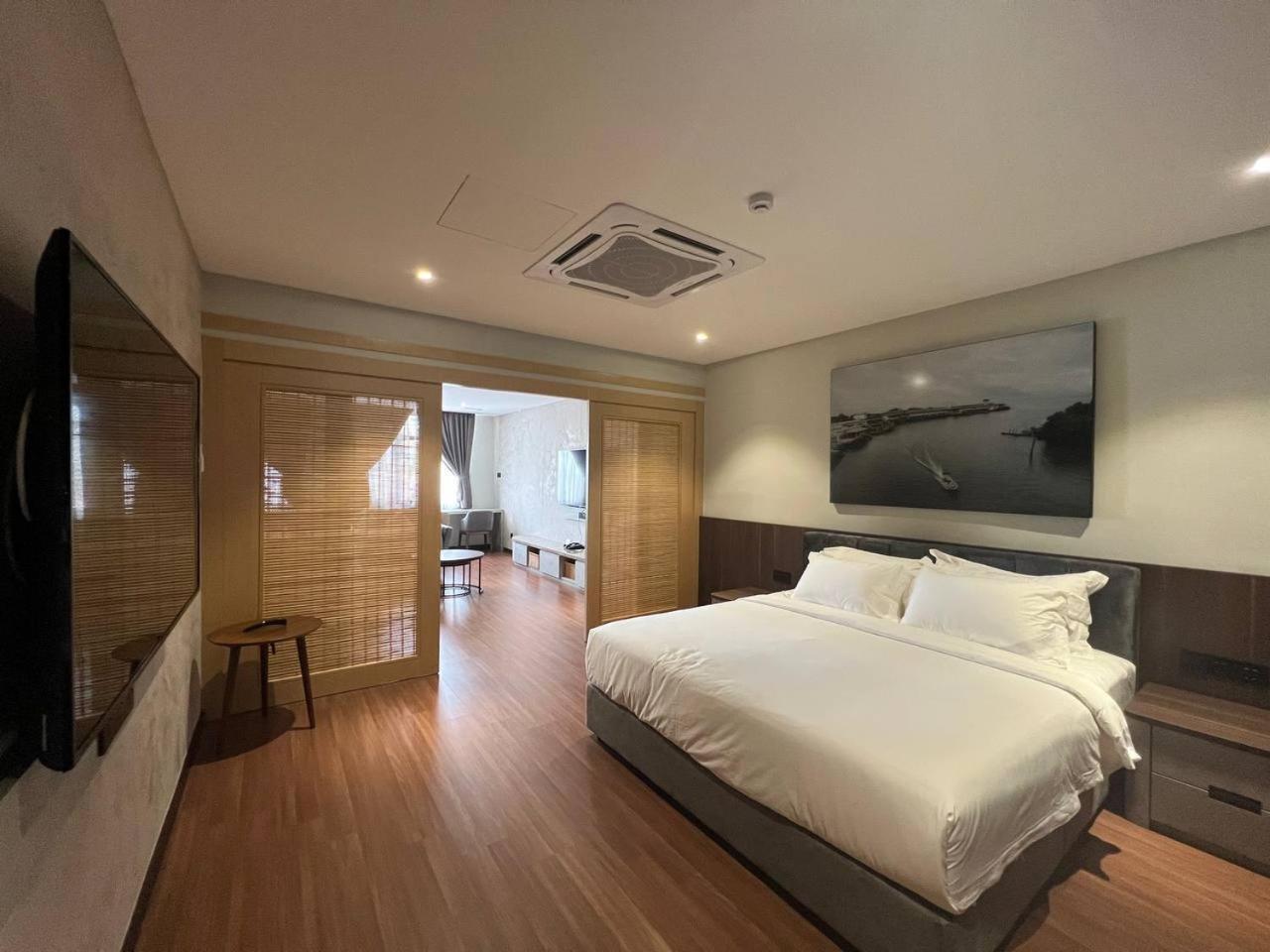 All In Hotel Kangar Kültér fotó