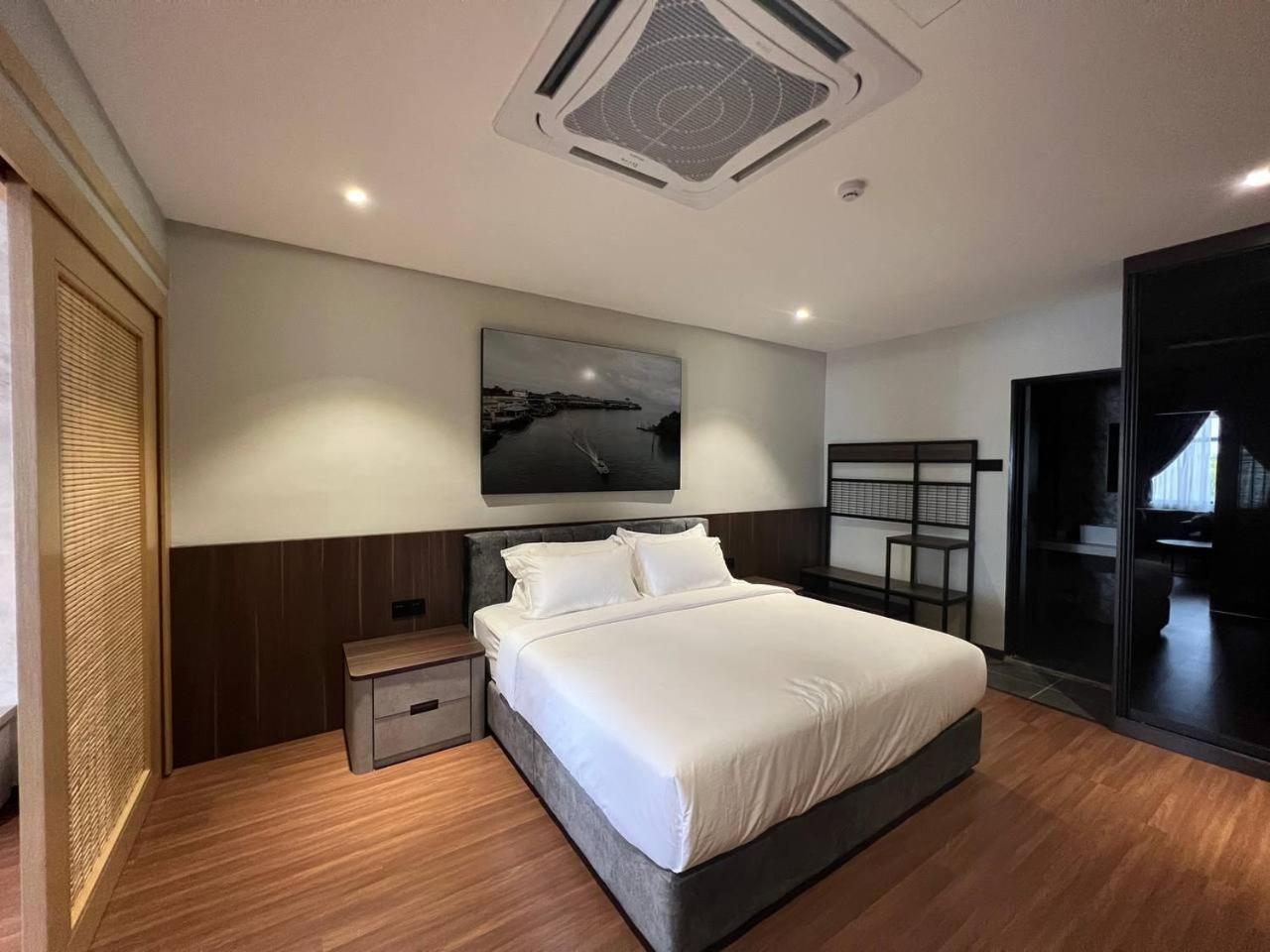 All In Hotel Kangar Kültér fotó